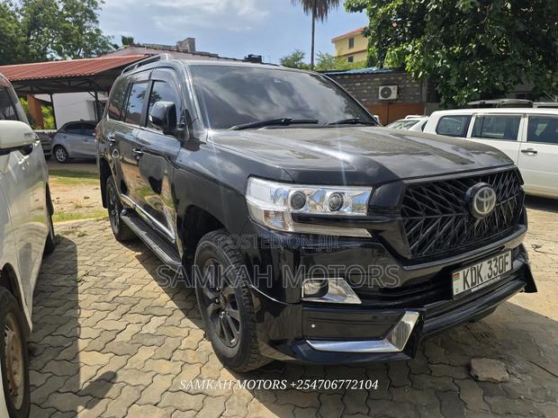 Toyota Land Cruiser 2016 Black