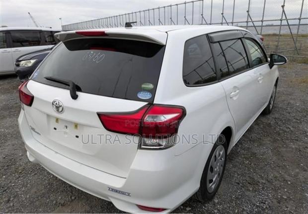 Toyota Corolla Fielder 2018 White