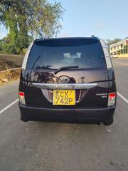Toyota ISIS 2012 Purple for sale
