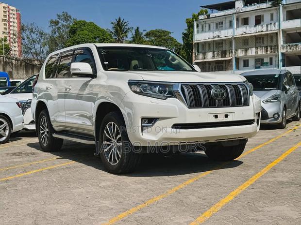 Toyota Land Cruiser Prado 2.8 2020 White