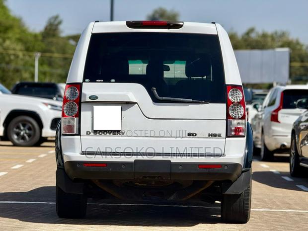 Land Rover Discovery 2012 White