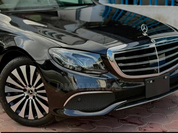 Mercedes-Benz E400 2019 Black