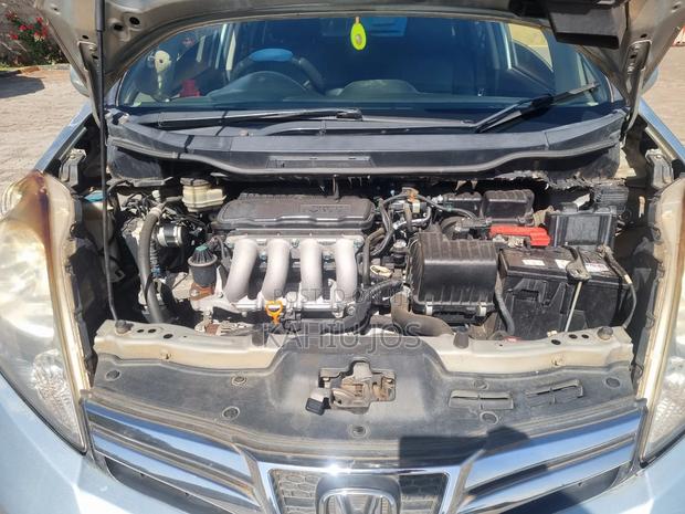 Honda Shuttle 2015 Gray
