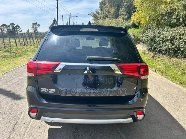 Mitsubishi Outlander 2.0 PHEV AWD 2016 Black