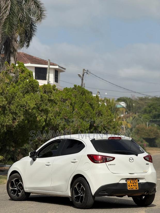 Mazda Demio 2017 Pearl