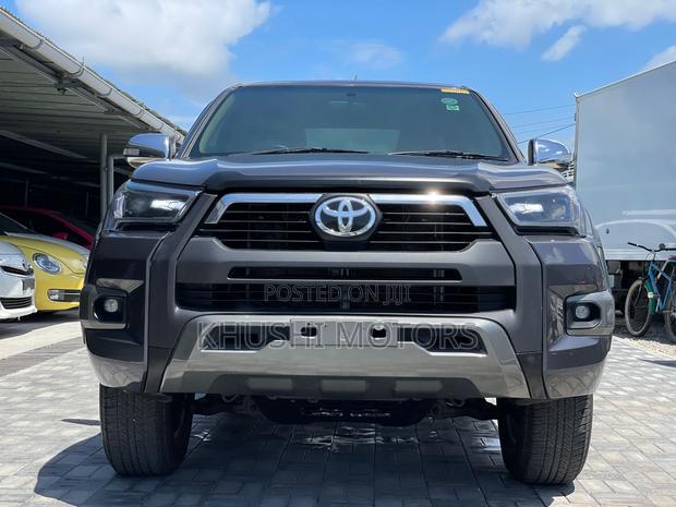 Toyota Hilux 2015 Gray