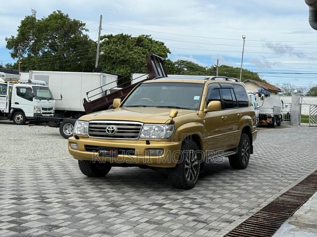 Toyota Land Cruiser 2006 Gold