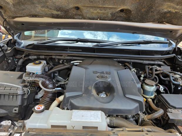 Toyota Land Cruiser Prado 2.8 2023 Silver