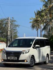 Toyota Noah 2016 White for sale