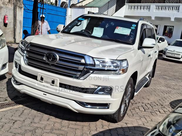 Toyota Land Cruiser 2020 White