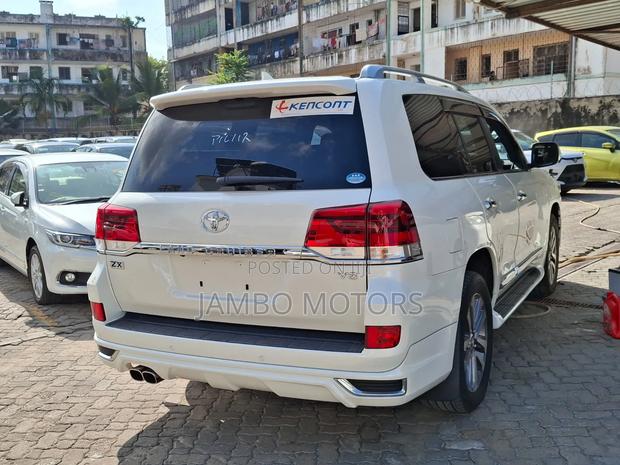 Toyota Land Cruiser 2020 White