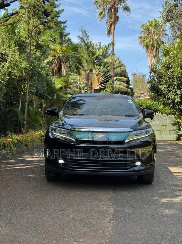 Toyota Harrier 2.0 2018 Black