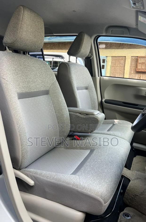Toyota Passo 1.0 FWD 2018 Silver