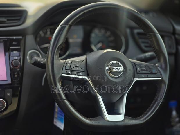 Nissan X-Trail 2.0 Petrol FWD 2018 Black