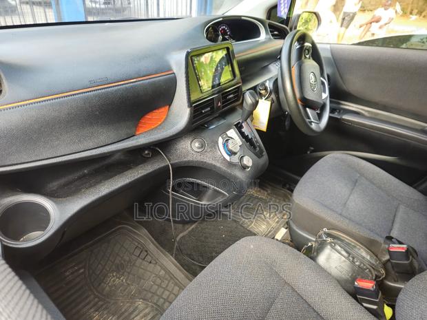 Toyota Sienta 2016 Black