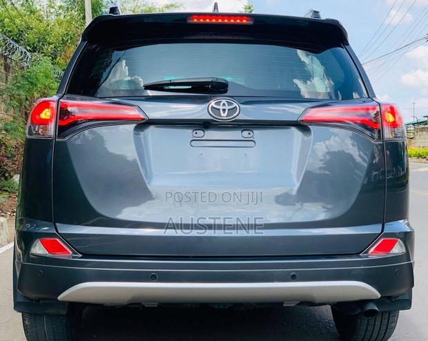 Toyota RAV4 2018 Gray