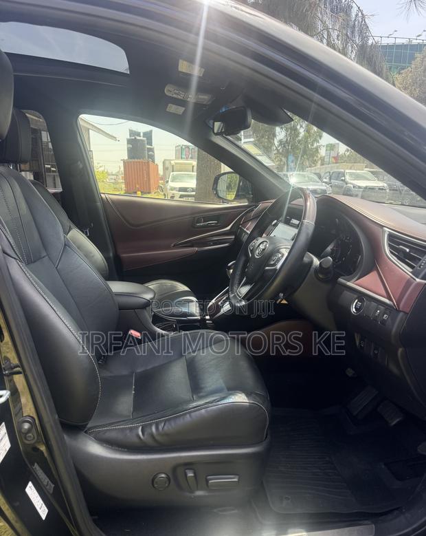Toyota Harrier 2.0 2018 Black