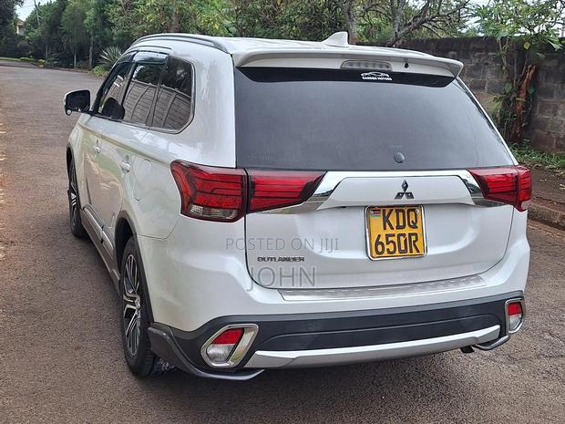 Mitsubishi Outlander SE AWC 2018 Pearl