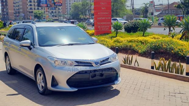 Toyota Corolla Fielder 2018 Silver