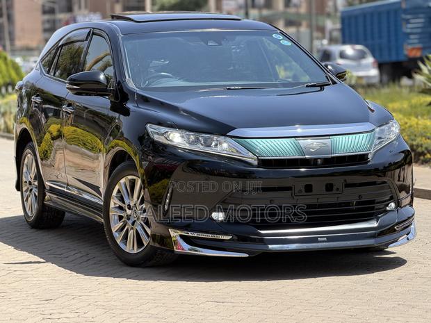 Toyota Harrier 2.0 2018 Black