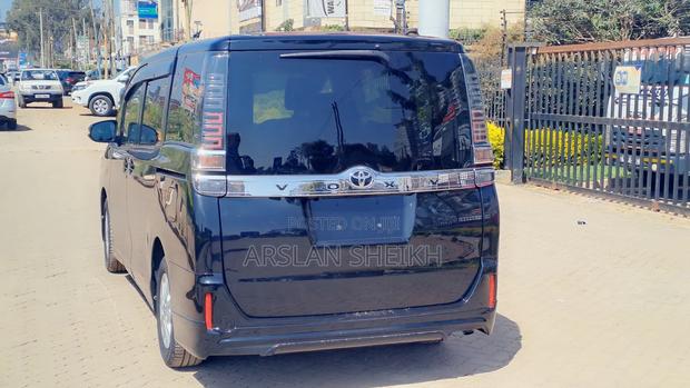 Toyota Voxy 2018 Black