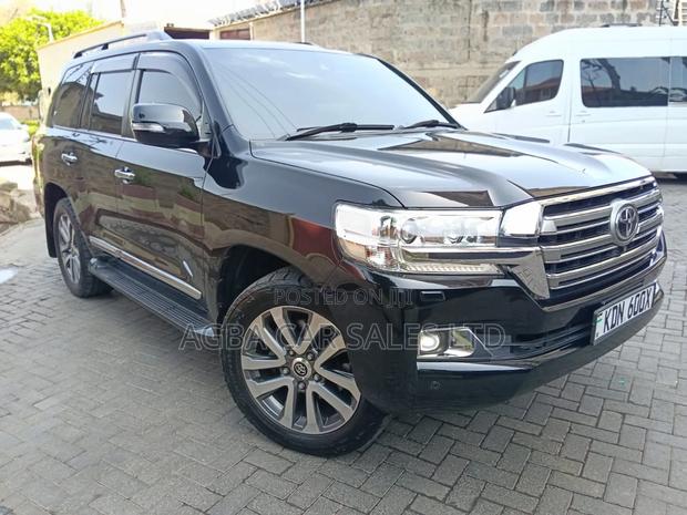 Toyota Land Cruiser 2016 Black