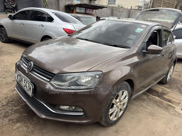 Volkswagen Polo 2015 Brown