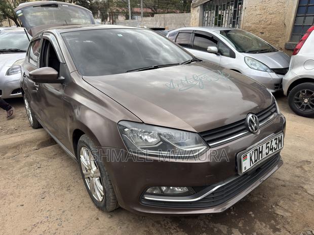 Volkswagen Polo 2015 Brown