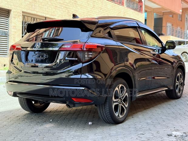 Honda Vezel 1.5 Hybrid 2WD 2018 Black