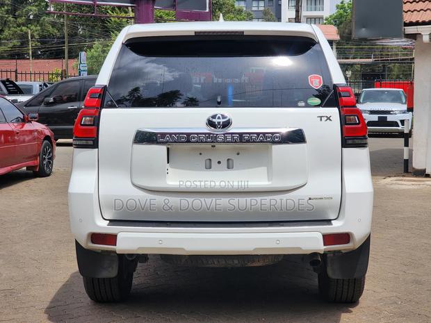 Toyota Land Cruiser Prado 2.8 2019 White