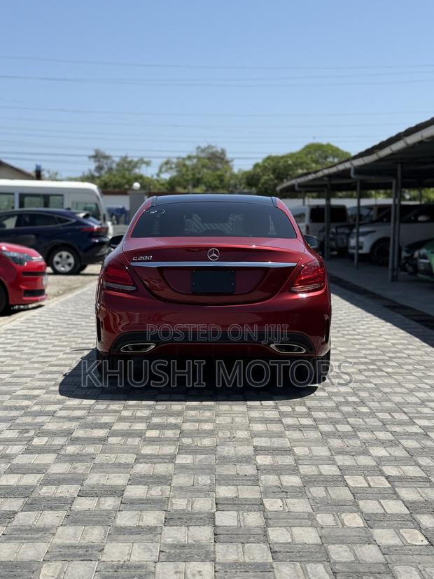 Mercedes-Benz C200 2018 Red