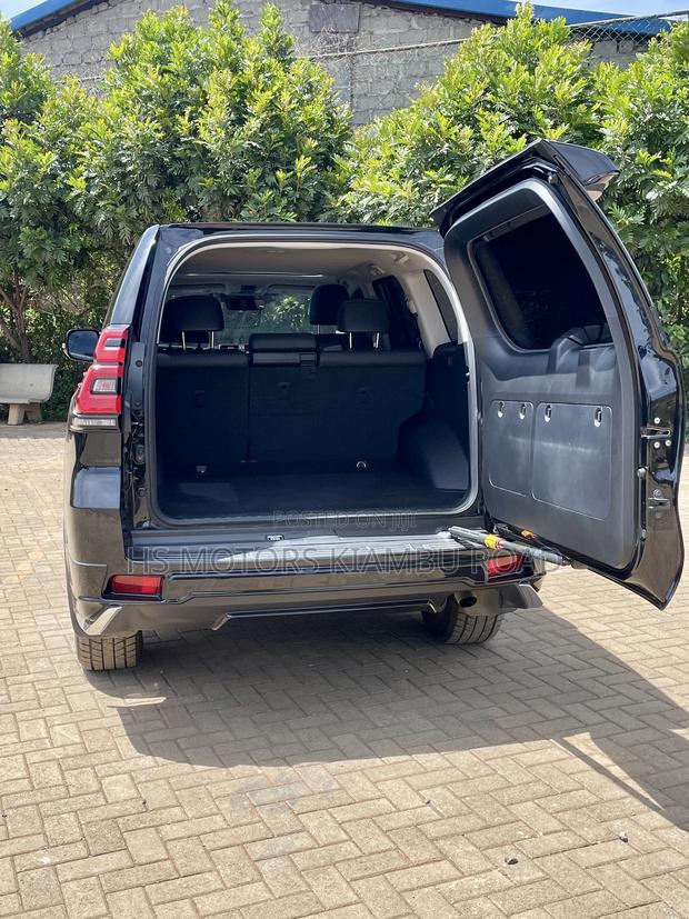 Toyota Land Cruiser Prado 2018 Black