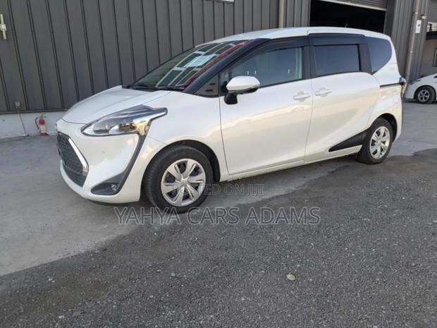 Toyota Sienta 1.5 FWD (6-seater) 2020 Pearl