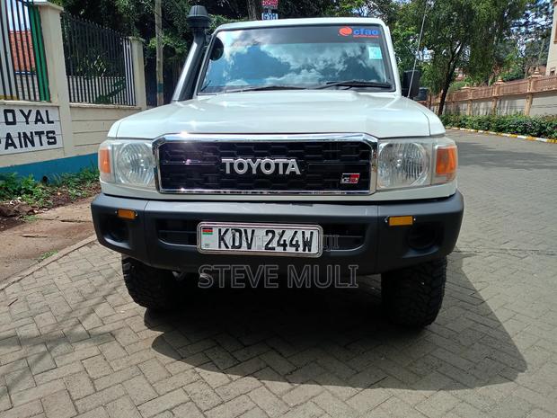 Toyota Land Cruiser 2008 White