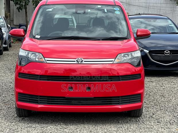 Toyota Spade 2018 Red