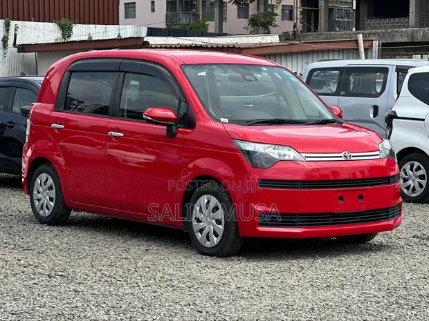 Toyota Spade 2018 Red