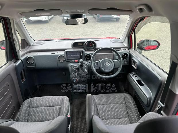 Toyota Spade 2018 Red