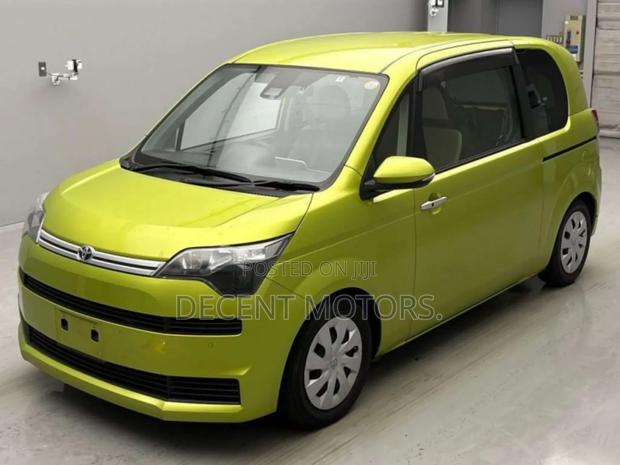 Toyota Spade 1.5 2019 Green