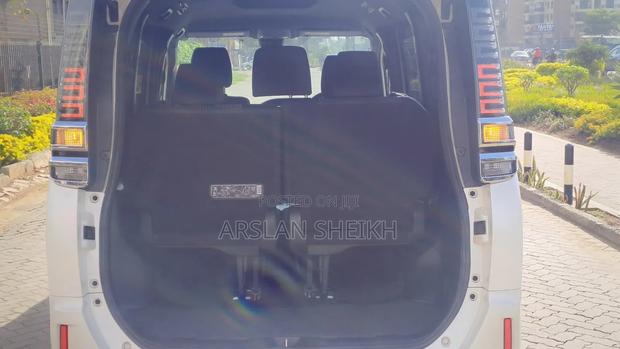 Toyota Voxy 2018 White