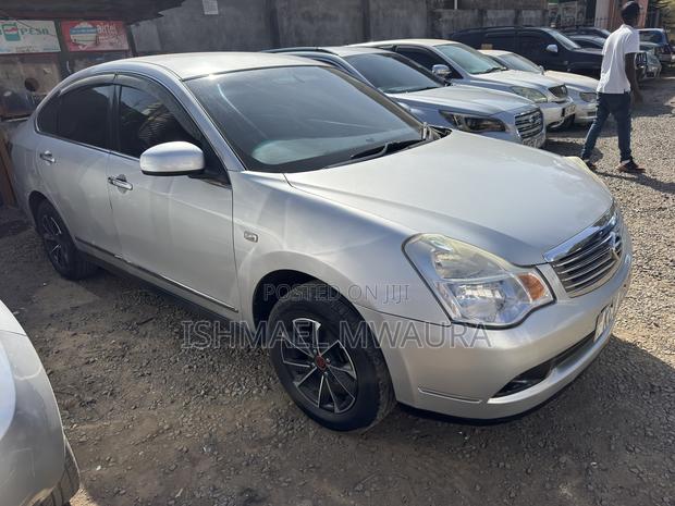 Nissan Bluebird 2012 Silver