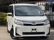 Toyota Voxy 2018 White for sale