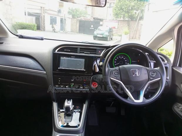 Honda Fit Shuttle 2018 White