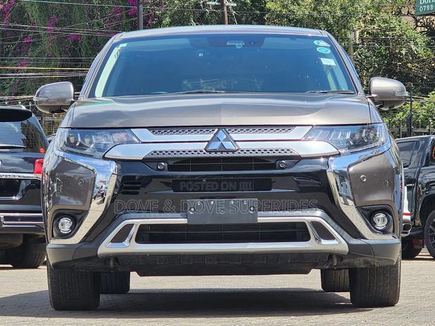 Mitsubishi Outlander 2019 Brown
