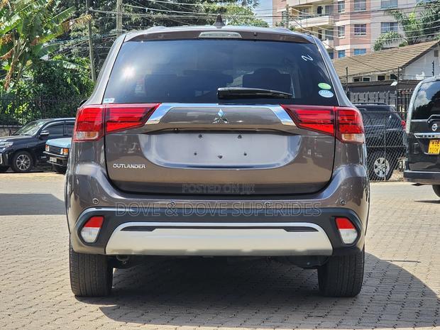 Mitsubishi Outlander 2019 Brown