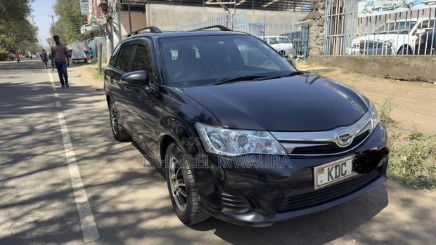 Toyota Corolla Fielder 1.5 Hybrid FWD 2014 Black