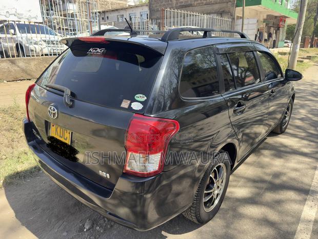 Toyota Corolla Fielder 1.5 Hybrid FWD 2014 Black