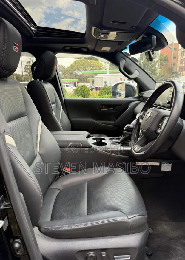Toyota Land Cruiser LC300 2023 Black