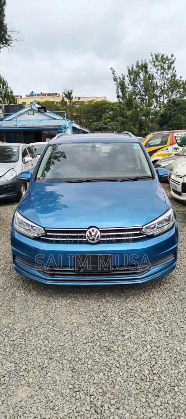 Volkswagen Touran 2018 Blue