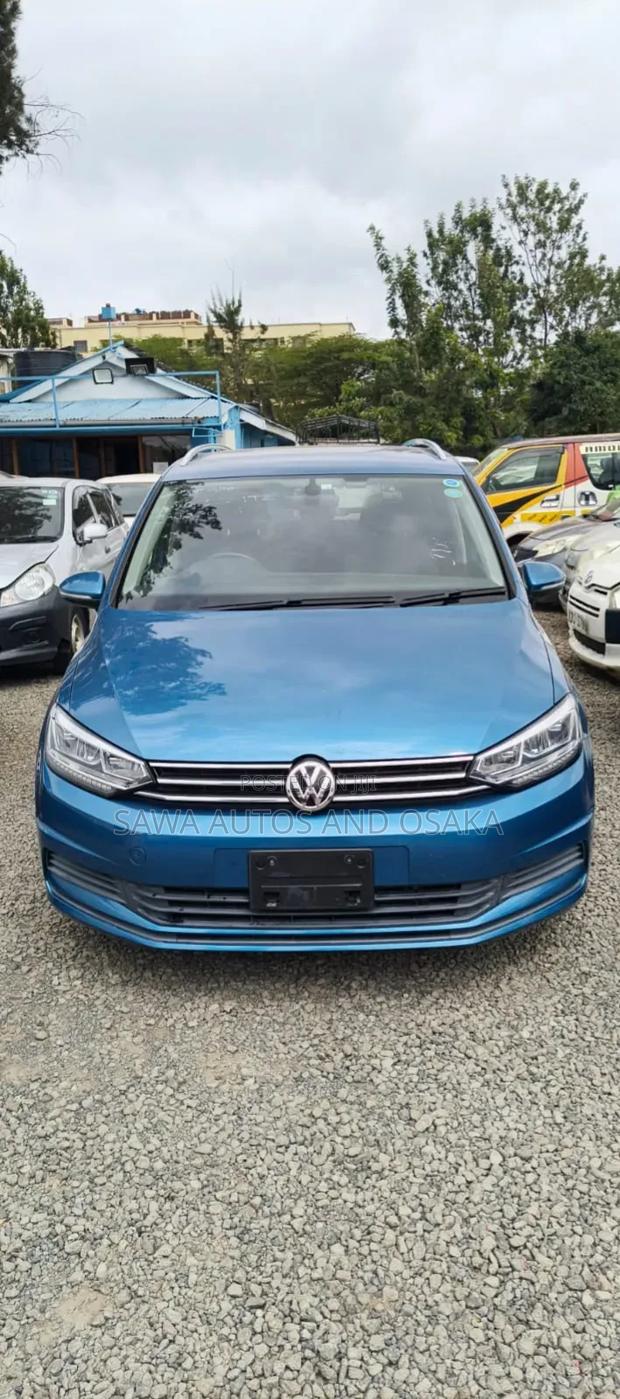 Volkswagen Touran 2018 Blue