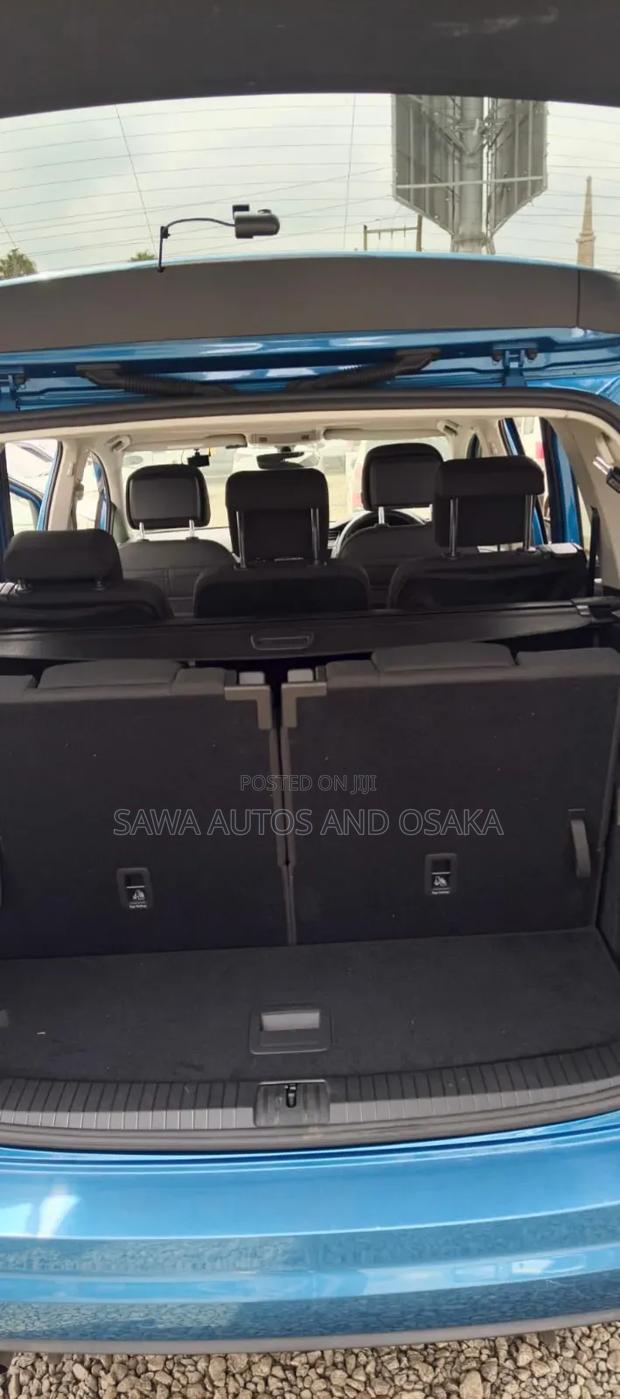 Volkswagen Touran 2018 Blue
